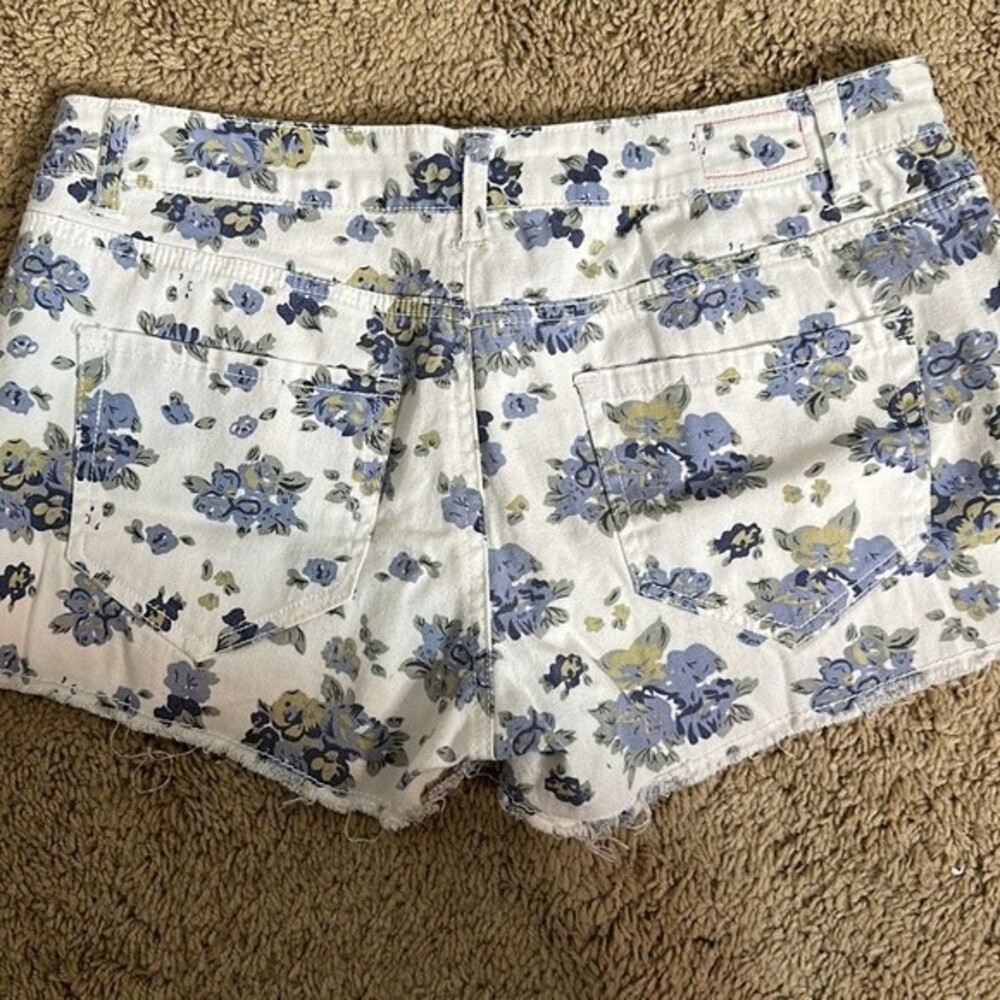⚡️ Adam Levine Blue Floral Shorts Size 7/8 - Picture 6 of 6